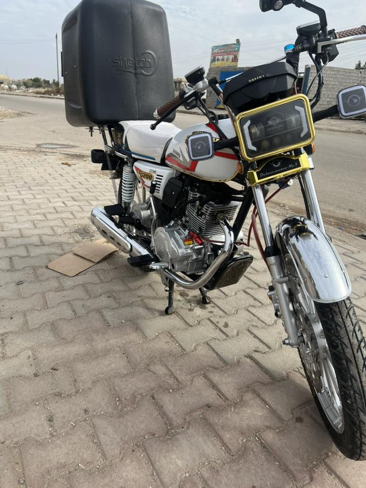 مُكلف بالنشر…
دراجه سيفان 2025 أخت الجديده نظيفه جداً مابيها اي نقص ب استثناء السترين بي شوي عواج و ينزل من سعرها 3 بصمات إنذار لمس تشغيل عن بعد كلچ و بريك عنبار دراجه نظيفه ماشيه 7000 فقط 
للاستفسار: 
 ***********
الرقم بي واتساب
