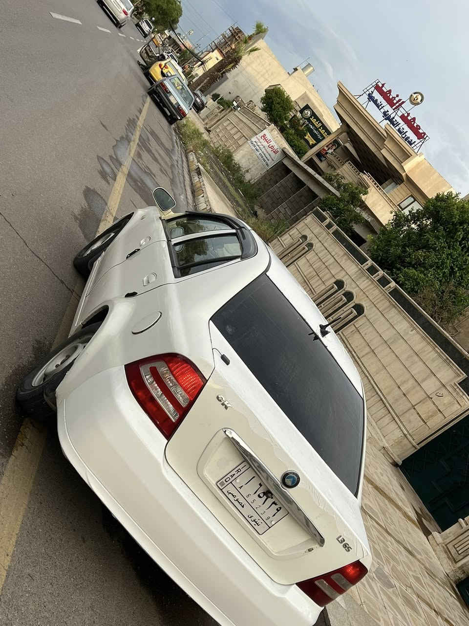 السلام وعليكم للبيع سي كي رقم نينوى
بسعر مناسب جدآ      بدون ضرر (كليين) 

بيها اسفل الجاملغ الوره شبر صبغ غير شي ماكو نهائي
كير محرك شرط 
طخم السياره وره وكدام شرط 
التبريد بشرط ثلج☃️
شاشه اندرويد 
كامره
سماعات السياره كلها شغاله 
داخل لونين 
شرط التحويل 
للاستفسار اكثر 
*********** 
مكان السياره موصل
