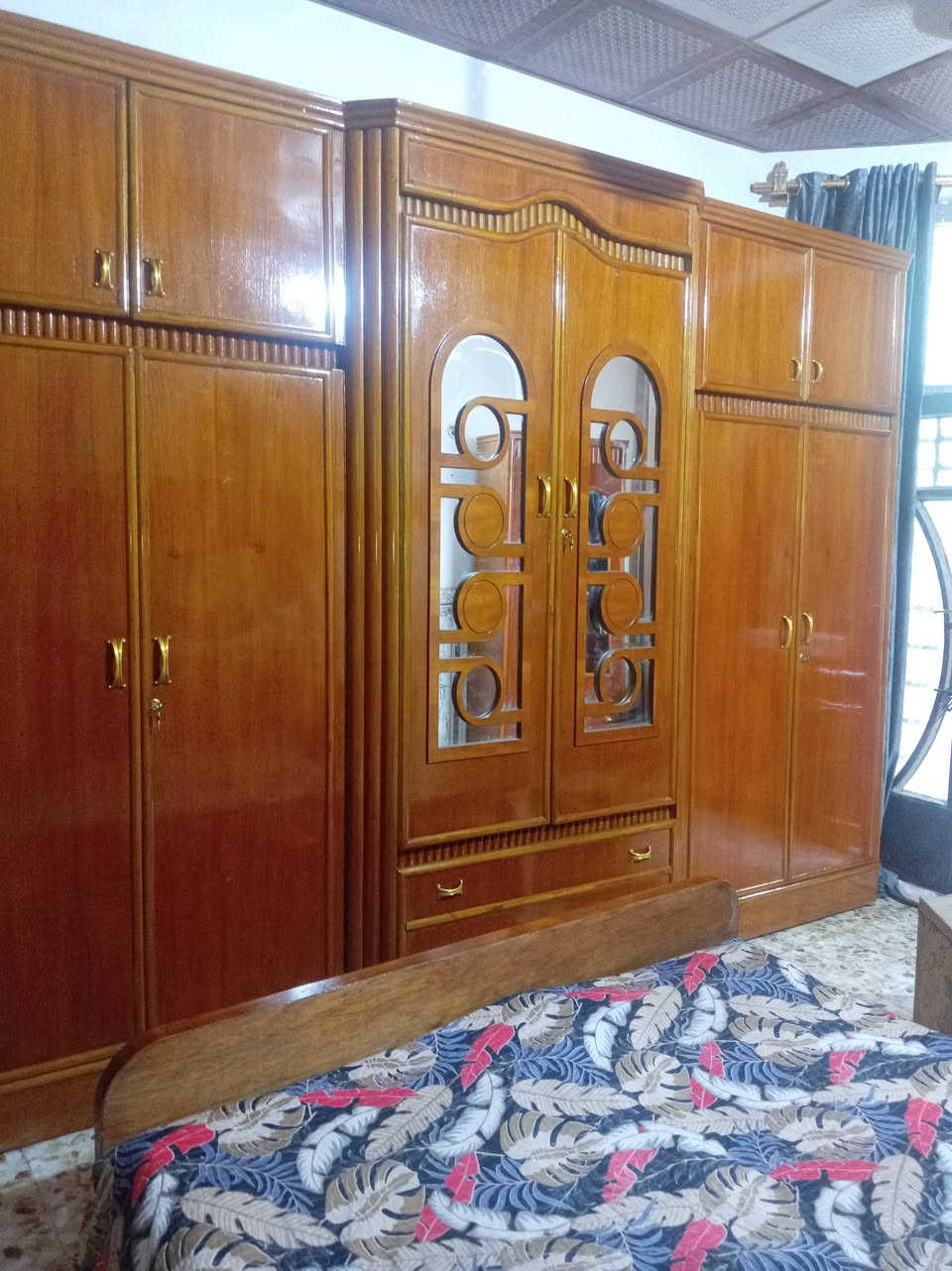 مكلف بلنشر غرفه تسكام نجاره صاج داخل وخارج ظهر جرجوبه مكانه حله للاستفسار الاتصال بلرقم***********
