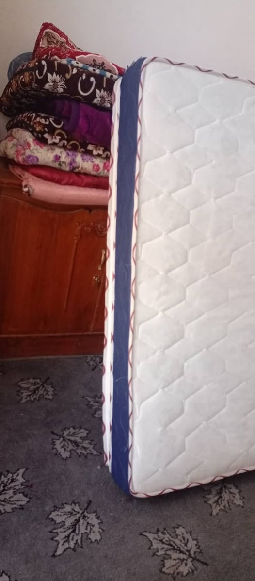 دوشك للبيع طبي طبقتين اخو الجديد مستخدم شيء قليل سعر تصال على رقم ***********
