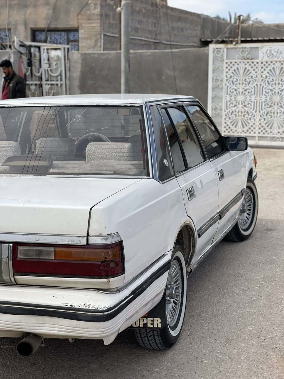 للبيع او المراوس كراون سوبر موديل ١٩٨٥ رقم نجف الماني مكينة وكير بلاد بيها خيط تبخير واللوحة الخلفيه ضايعه كامله معاملتها بس تحول تستلم ارقام انكليزية جدد مكفوله كص ونقل جثه وكافه الاصوليات تخم تاير جديد كهربائيات كلها شغاله حداده ٨٥ % اهوان هاي التفاصيل كلها والسعر٤٢وبيها مجال بسيط للشرايه ***********
