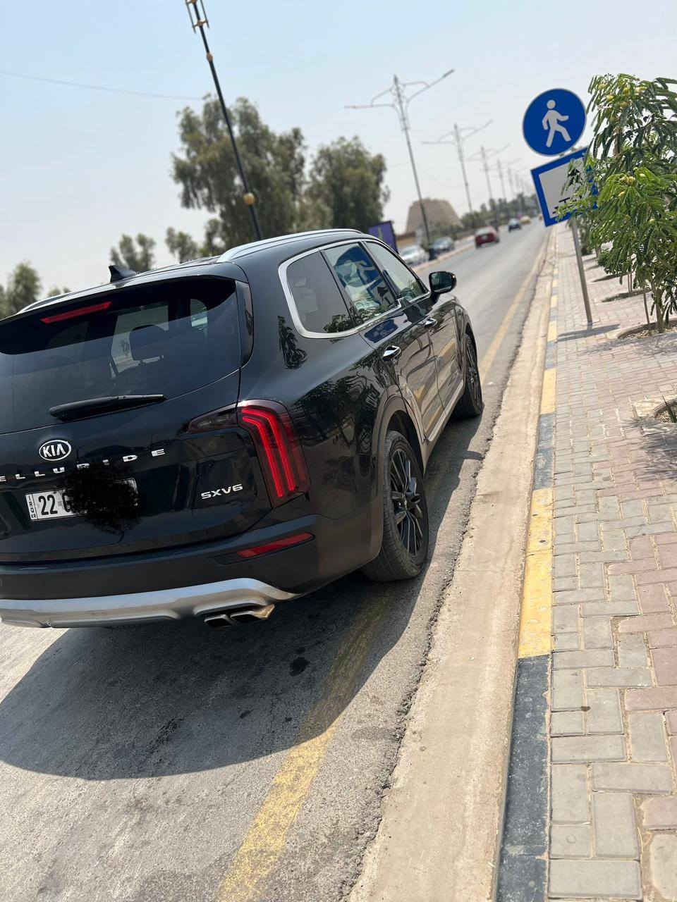 كيا تيلورايد. 2020 SXV6 اللون اسود
الضرر  الجاملغ الامامي اليسار البونيد صبخ 
•المواصفات :
▪️فتحه سقف 
▪️المحرك: 3.8L (ستة سلندر)
▪️بصمه تشغيل وابواب وجنطه وترحيب
▪️حجم الويل: ويل كب حجم 20  
▪️خاصية تحديد المسار
▪️رادار امامي للتوقف التلقائي وخلفي وجوانب
▪️حساس خلفي
▪️حساسات و رادارات الاجتياز الجانبية (نقاط عمياء)
▪️كامرة خلفية دوارة اصل مع الستيرن
▪️تحكم فول كهرباء لمقاعد المقدمة 
▪️شاشة الدشبول حجم كبير للتحكم بايعازات السيارة
▪️تدفئة وتبريد الكشنات 
▪️السيارة 7 راكب منفصل 
▪️ثلاث قطع تبريد
▪️سستم صوت
▪️تحكم ستيرن جهتين بلوتوث وحاكية وكروس سرعة وتحكم صوت 
▪️نظام ABS مانع انزلاق
▪️ستائر خلفيه 
▪️شاحن ذكي 
▪️هندبريك بصمه 
وبعد بيها موصفات أكثيره 
رقم اربيل بسمي شرط التحويل 
السياره جاهزه ونظيفه حيل 
العنوان موصل الايسر 
للإستفسار الاتصال 

‭0751 670 6713‬

‭0776 930 2283
