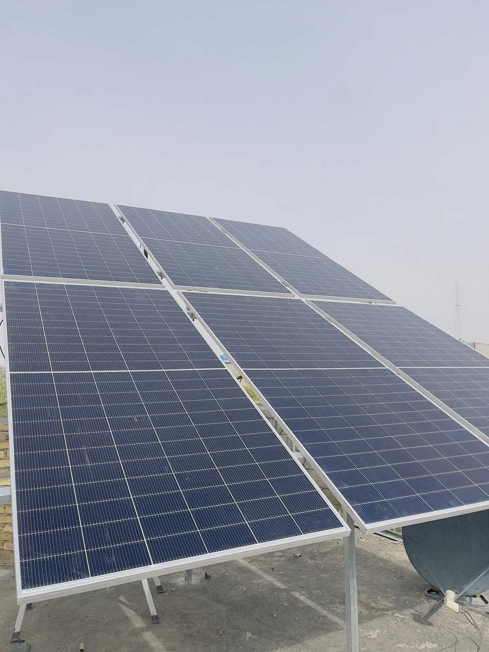 صب منظومة طاقة شمسية متكاملة ⚡️

🔹 تعطيك:
 • 10 إلى 15 أمبير نهاراً
 • 4 أمبير ليلاً لمدة 4 ساعات

🔹 مكونات المنظومة:
 • 6 ألواح لونجي حجم 600 واط
 • إنفيرتر SRNE حجم 3.6 كيلو واط
 • بطارية ليثيوم عالية الكفاءة
 • جميع الملحقات مع نصب وبرمجة احترافية

🔹 تنفيذ بإشراف شركة أبراج المهندسين

📍 العنوان: ديالى – بعقوبة – قرب تقاطع القدس
📞 الهاتف: ***********

الجودة عنواننا… والطاقة النظيفة اختيارك الذكي ✔
