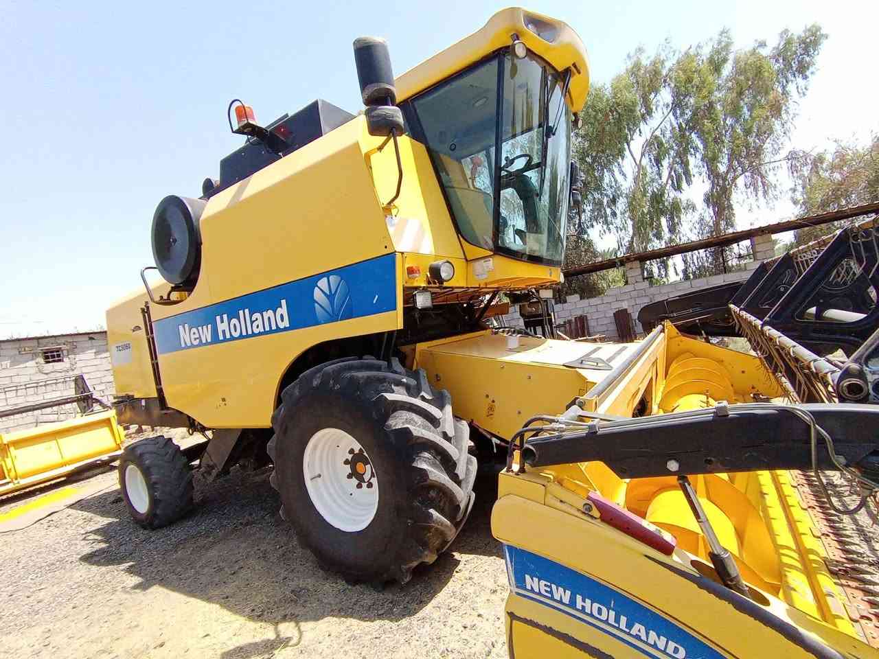 حاصده ٥بلم تك درام موديل ٢٠١٤ رقم اربيل   هوزن سلايت  جديده  مكفوله كفاله عامه على وضع الشركه استفسار اكثر اتصال على الرقم ***********
