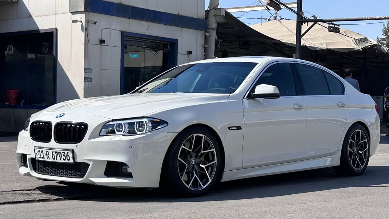 BMW 535 بي ام دبليو f10 
‎ موديل 2011 وارد امريكي  
‎مكفوله كفاله عامه من الضرر و التبديل و الكص 
‎صبغ على كد شبر بالجاملغ شرط الفحص 
‎رقم بغداد الجديد سنويه و هزه جدد 
‎ماشيه185  الف كيلومتر حقيقي 
‎المواصفات 1/1 : 
‎- محرك ٦سلندرN55  المرغوب 
‎- فتحة سقف SunRoof
‎- بصمة تشغيل
‎- داخل اسود مطعم ب صاج
‎- شاشة وسائط + ماوس تحكم
‎- حساسات اصطفاف امامي + خلفي
‎- كشنات جلد تحكم كهرباء 
‎- كشنات خزن  
‎- بردات ابواب بلادي
‎- برده خلفيه بلادي
‎- تحكمات ستيرن جهتين + ستيرن كهرباء
‎- ستيرن تحكم كهرباء
‎- مري قلاب + شفط 
‎تبريد قطعتين 
‎- لايتات زينون عالي / ناصي 
‎- هاند بريك بصمة كهرباء
‎عليها كت كامل m tech 
‎السعر180  ورقه بيها مجال ان شاءالله
‎للعلم السياره جداً جديدة متتقارن بغيرها
‎عنواني بغداد /الرصافة
*********** بغداد, العراق
