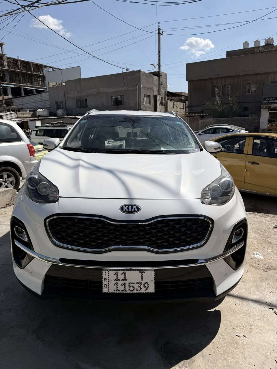 سياره سبورتج خليجي 2019 
لون ابيض 
ماشيه 108
سياره مكفوله كير ومحرك بيه فقط بارد بسيط موجود بل صوره 
حساس امامي خلفي 
مري شفط 
اشاره بل مرايه 
السياره رقم بغداد
*********** واتساب 
190$
