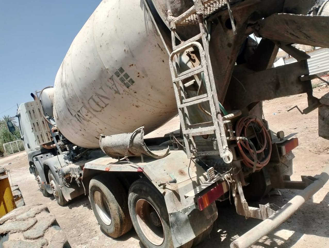السلام عليكم 
خباطة رينو موديل 2004 بلادي جدر 10متر سياره وجهاز ما مصبوغ ولا ملفوف رقم بغداد بم ونوزل السعر شدتين ونص وبي مجال 
***********
***********
***********
