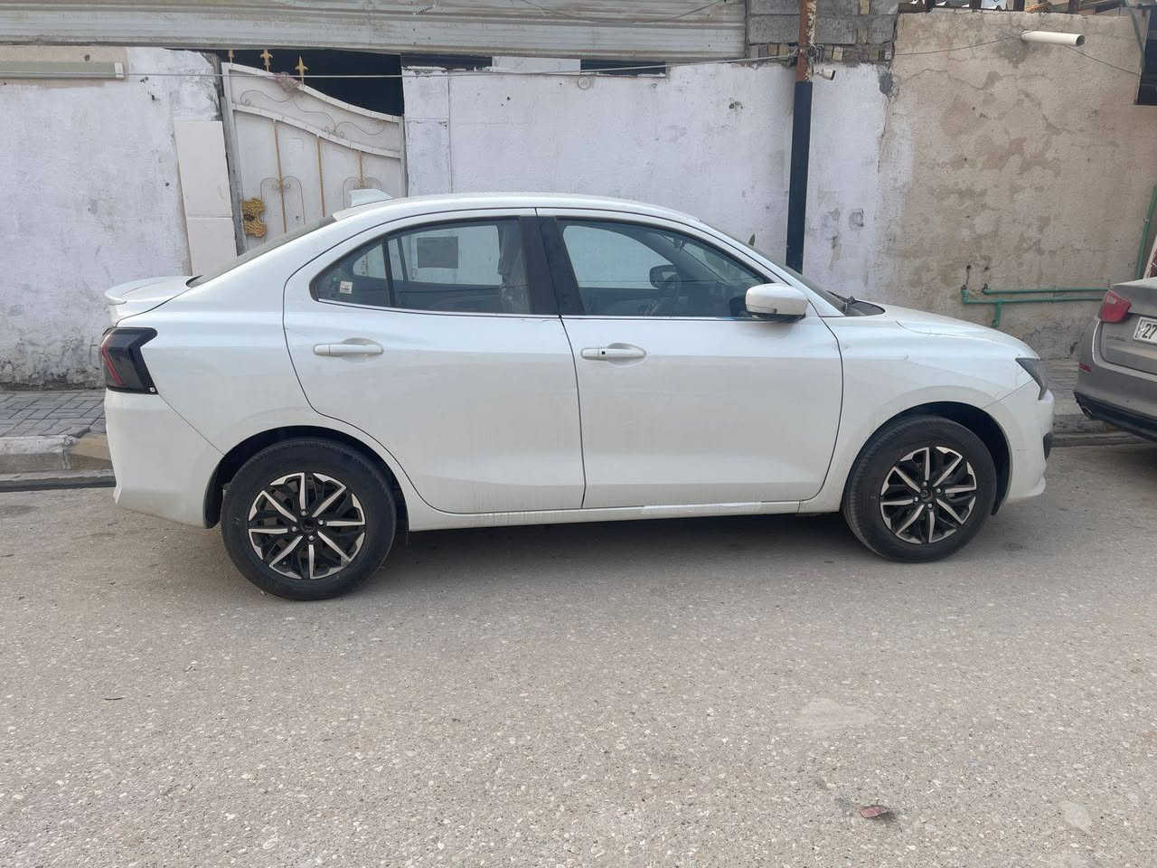 السلام عليكم
2026 سوزوكي دزاير هايبرد  خليجي ماشية ٢٠٠كيلو يعني زيرو فقط مكفولة من كل شي يابانية 
محجوزه استقطاع مباشر 

ضمان 3 سنوات او 100 الف كيلو
المواصفات
بصمة 
مري شفط
اشاير بالمري
تبريد قطعتين
لايتات امامي خلفي بروجكتر LED
شاشة جبيرة 
كامرة
كار بلي و اندرويد اوتو وايرلس
السيارة تبريدها قوي و جدا اقتصادية بالبانزين 
السيارة رقم بغداد
مكان السياره سماوه
السعر 130 و بيها مجال
للاتصال /
***********
