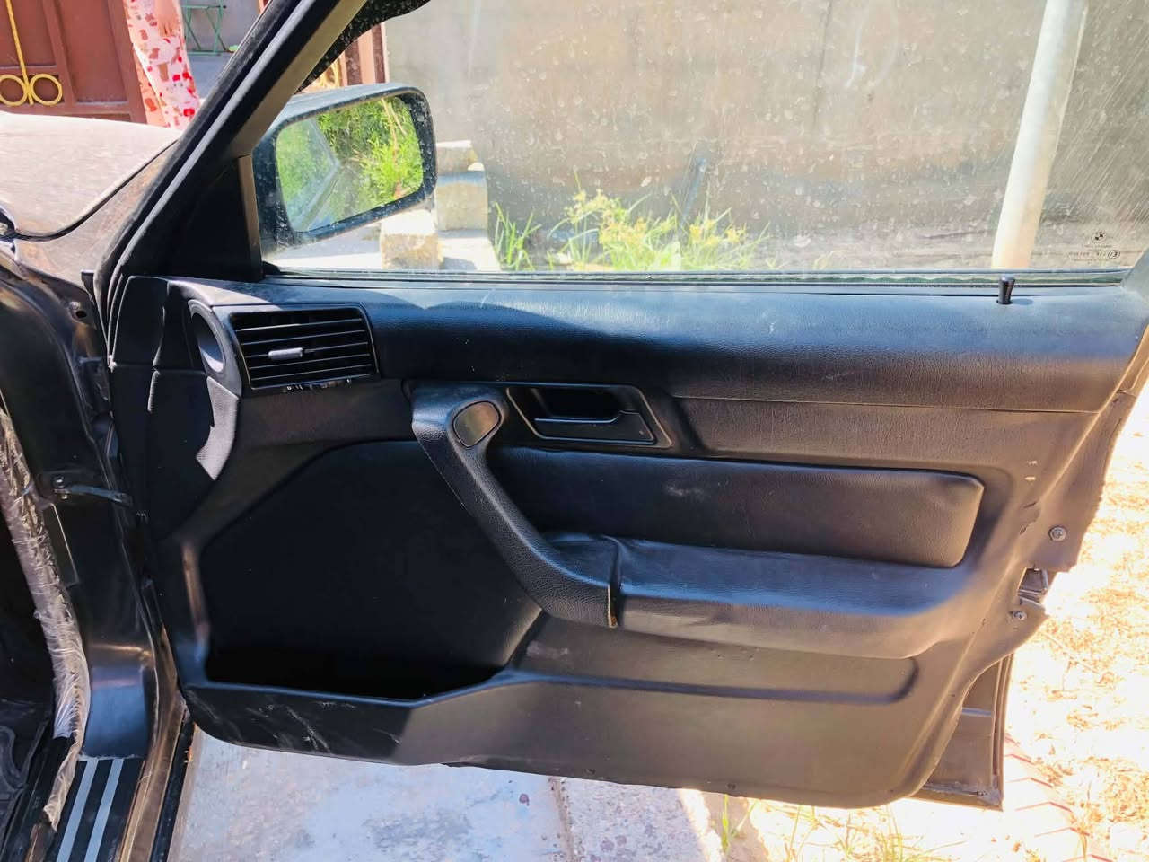 BMW موديل 92 525
سيارة كاملة
مسجل دمام أستريو 
لايت زنون وكالة 
لدات امامي 
كهربائية كله فول خير من الله. 
داخل جلد بلاد 
حدادية جديده شرط. 
مكينه خير من الله لا تبخير لا تنقيص. 
دهن جديد وكالة دهن كير جديد 
تبريد ثلج  تخم تاير جديد 
ويل بي ام مديل 19 
تخم تاير رياضي وكالة. ترايك شرط 200
صدر حداديه إدامة كاملة. 
السياره خير من الله رقمه سليمانية 
بسمي تريد وكاله تريد تحويل 

سعر (60)ومجال رقم ***********موجود واتساب
