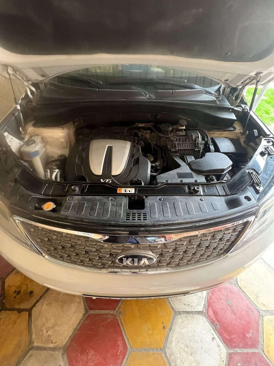 السياره سورنتوو وارد خليجي 7راكب 
رقم الانكليزي الجديد تحويل مباشر باسم المشتري
موديل ١٤  ٦سلندر مكفوله من الصبغ والضربه 
السياره على وضع الشركه رقم بغداد بصمه 
 بصمه تشغيل  بصمه ابواب 
كامرة خلفية كرسي كهربائي 
السياره برغي مامفتوح بيها  محرك 3500 
تبريد 3 قطع  
السياره جديده وبيه بعد مواصفات خير من الله
السعر 200 ورقه قفل من الاخير 
السيارة موجوده بكربلاء
 للاستفسار الاتصال على الرقم ***********
