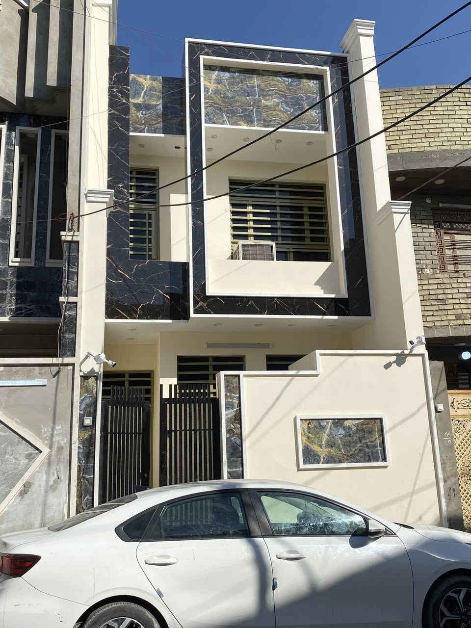 السلام عليكم دار للبيع  زراعي المساحه 100 م 5+20البناء حديث عنوان البلديات شارع جامع سيد صلاح التصال ع *********** بي واتساب
