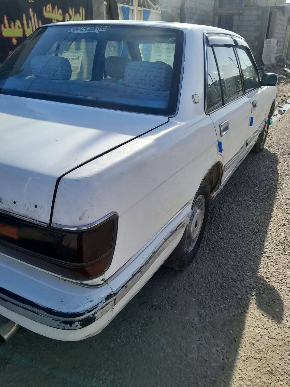 سلام عليكم  سوبر سيدان  موديل ٩٠ بلادي كير عادي محرك بلادي رقم بغداد  انكليزي بسمي سعر ٥٢ العنوان  بغداد رقم ***********
