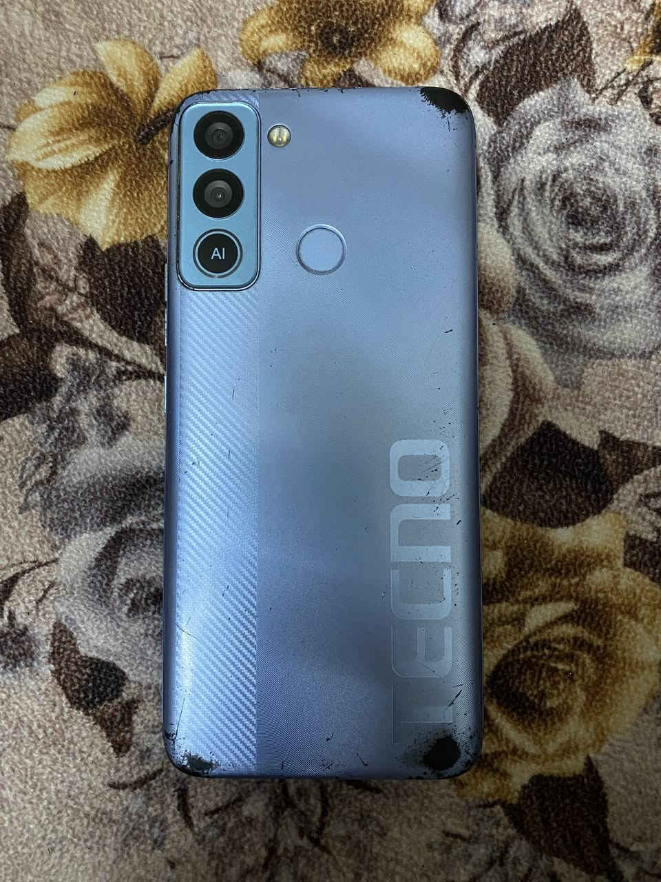 السلام عليكم
---

للبيع موبايل Tecno Spark 7 - مستعمل

📱 المواصفات:
الموديل: Tecno Spark 7
الذاكرة: 3GB رام / 32GB تخزين
المعالج: MediaTek Helio P22
الشاشة: 6.5 إنج HD+
الكاميرا: خلفية مزدوجة 16MP + أمامية 8MP
البطارية: 5000mAh
النظام: Android 11 Go Edition
بصمة إصبع + فتح بالوجه

✅ حالة الجهاز: شغال 100%، بس الهيكل بيه خدوش بالزوايا مثل ما موضح بالصورة. الشاشة سليمة والتاتش شغال.
🚫 الملحقات: بدون شاحن وكارتونة، الجهاز فقط
💰 السعر: 50 ألف دينار قابل للتفاوض البسيط

مناسب للاستعمال اليومي، واتساب، فيسبوك، يوتيوب، وبطاريته تتحمل.

للتواصل واتساب 📩 [***********]  
المكان: [جبيريه الثانيه ]
