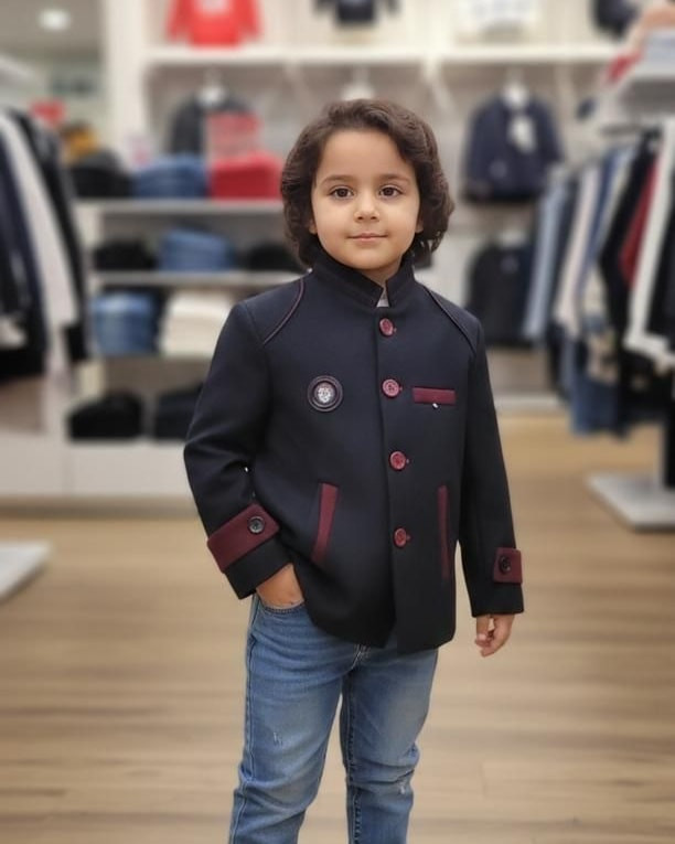 تنزيلات وعروض نهاية الموسم الشتوي من أزياء ((القرش)) 
جاكيت ولادي الخامة جوخ تركي شرط الفحص القياسات من 
((3 سنوات لغاية 6 سنوات )) للطلب والأستفسار مراسلة الصفحة 
أو التواصل مع الأرقام التالية 
***********
***********
