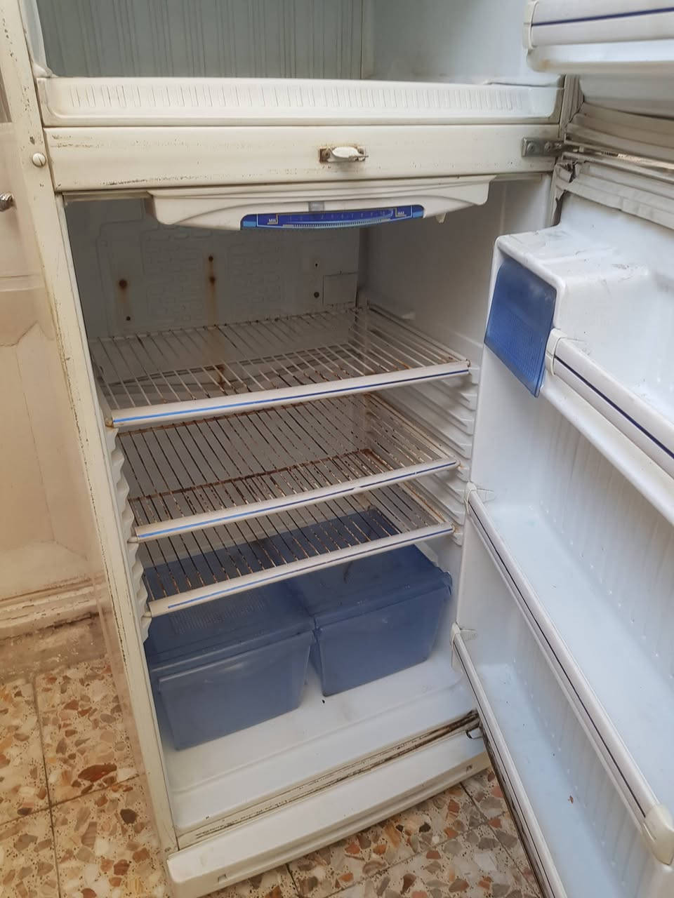 ثلاجة ١٨ قدم شرط ماداخلة تصليح بعدة ب ثلجة  سعره ١٥٠ وبيه مجال مكان نجف شارع وائلي


**إذا كنت صاحب هذا الإعلان وتريد حذفه لأي سبب، رجاءا أرسل رسالة إلى الدعم الفني**