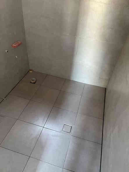 السلام عليكم 
خلفة سيراميك وبورسلين ومرمر متفرغ حاليا 
اختصاص تصفير سكريت 
***********
نشتغل بكافة مناطق البصرة 
من ابو الخصيب
