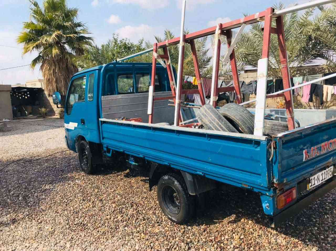 السلام عليكم
كيا ام عيون 
رقم بغداد 
كير شرط محرك بي بخار 
شاصي بي ملاحظة من ورة 
السيارة موجودة بيجي
***********
