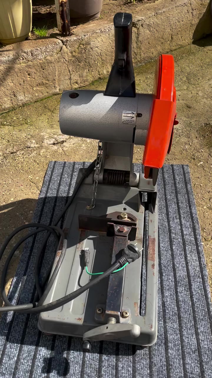 للبيع من شركة ما كيتا اليابانية شرط اصلي مو تقليد النظافة فول  متروك من سنة 1986 يعني مو مشغول وتعبان 
مزاد خلي سعرك بلتعليقات والف عافية عليكم


**إذا كنت صاحب هذا الإعلان وتريد حذفه لأي سبب، رجاءا أرسل رسالة إلى الدعم الفني**