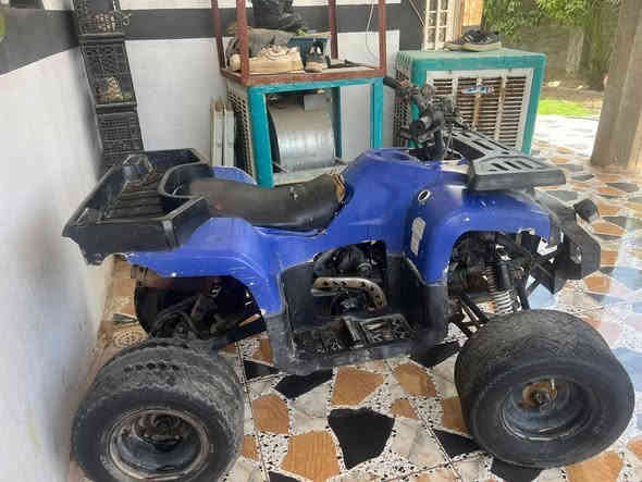 دراجه رباعيه للبيع شغاله كلشي  نقص مابيها فقط المكان ضلوعيه الاستفسار *********** السعر مانسب
