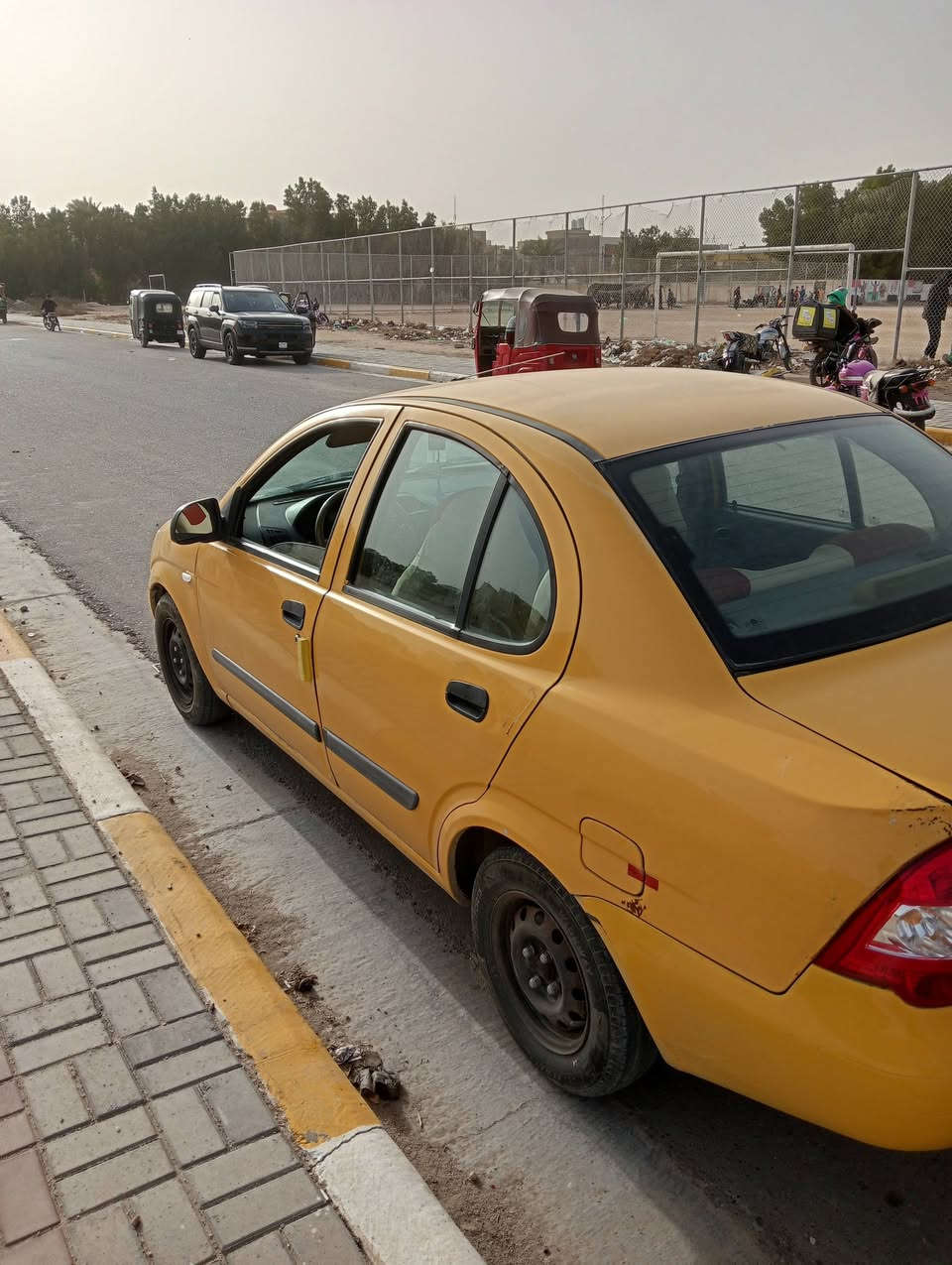 طيبة 16صفرة نضيفه سيارة جاهزة كير محرك خير من الله بيه دحج بالجنط معدلة على البارد خياسات ماكو مال جناي 
مكان كربلاء سعر 35 وبيه مجال ***********
