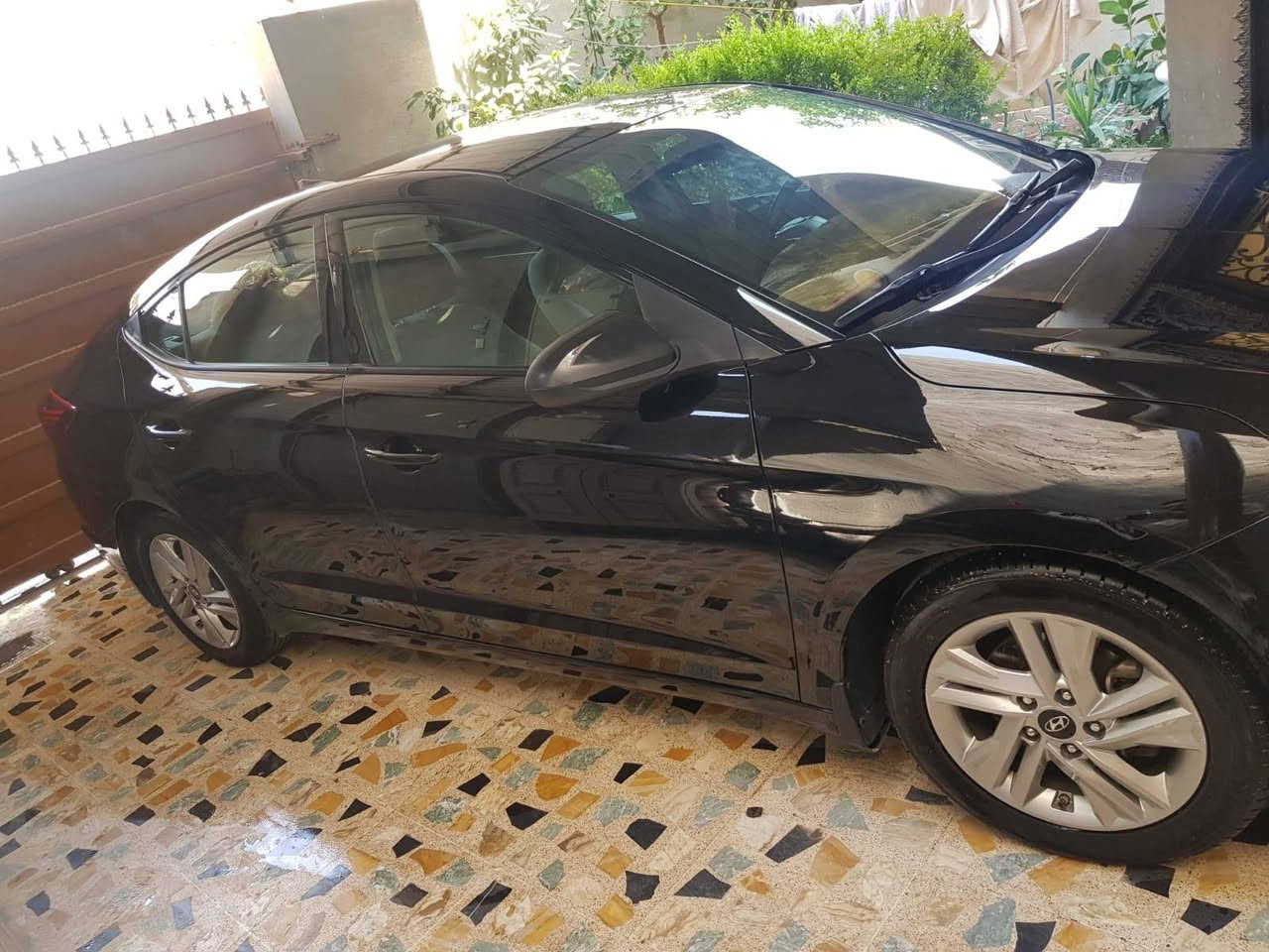 السلام عليكم
النترا مديل ٢٠٢٠
امريكي 
حادثها بارد فقط ابدون #صبغ لأمريكي جامرلغ وشويه من الباب أصبعين 
ويمي صار بيها بين البابين السكن شي قليل
 
السياره جاهزه. 
مكينه. 2000 دوش مكفوله 
كيرها مكفول. 
صدر امامي خلفي جديد. 
تخم ويل كب  
تبريد ثلج ⛄️ 
تدفئه. 
مواصفات نص معروفه 
شاشه بلاد 
كامره بلاد 
رادرات جانبيه. 
تتفئه كشنات. 
حساسات كل الكهربائيات 
وبعد بيها مواصفات.  
السياره بسمي 
رقم جديده هزه جديده 
مكان السياره كركوك 
السعر١٢٦وبيها مجال 
ملاحظه وين ميعجبك تفحص افحص 
***********
صور الحادث الأمريكي مرفقه
كركوك
