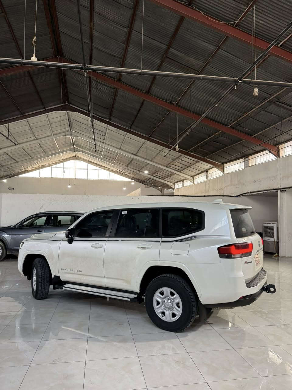 تويوتا لاندگروز موديل ٢٠٢٥
مواسفات G شركة جيهان
مواسفات تبريد مركزي و بسمة 
شاشة الكتروني  لايتات زينون
كاتي بعد مام رقم  سياره كفالة عامة
سعر رقم موبايل موجود 

***********📞 كورك واتسئاب
