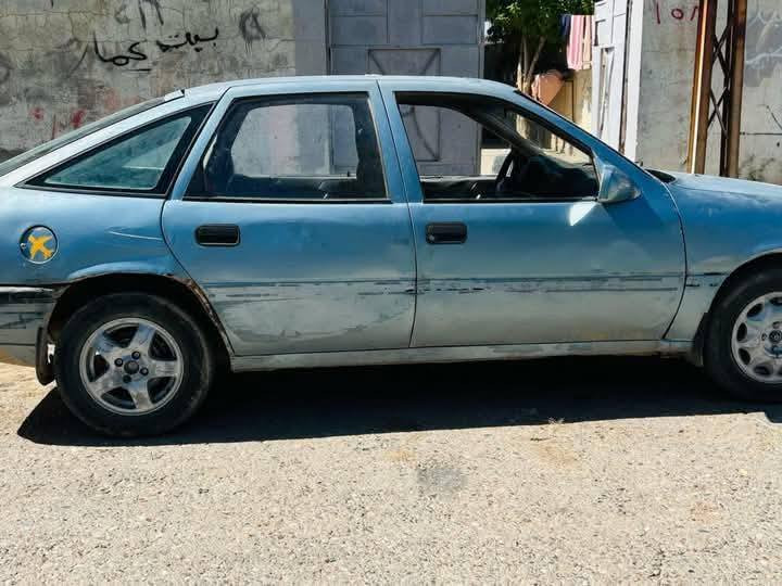 السلام عليكم  للبيع سياره اوبل فكترا حجم 16محرك 16شرط رقم فحص صلاح الدين السعر 15وبيها مجال  ***********
