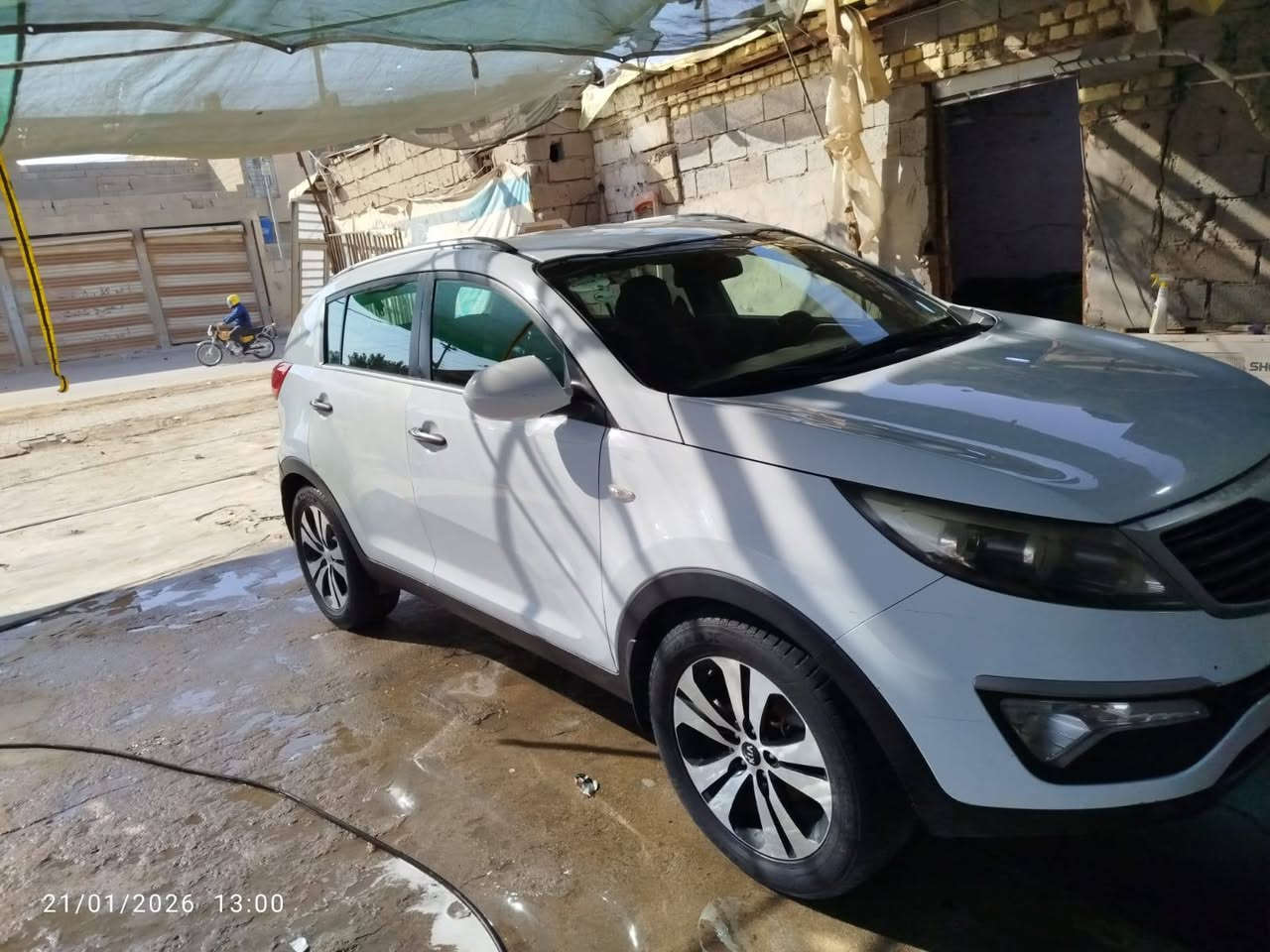 السلام سياره كيه سبورتج مديل 2014 سياره حلوه ونضيفه وكفاله عده قطعه وحده صبخ الباب وره السدر سياره كير مكينه تبريد تدفئه خير من الله مكان سياره بصره شط العرب السعر 145 رقم الهاتف ***********
