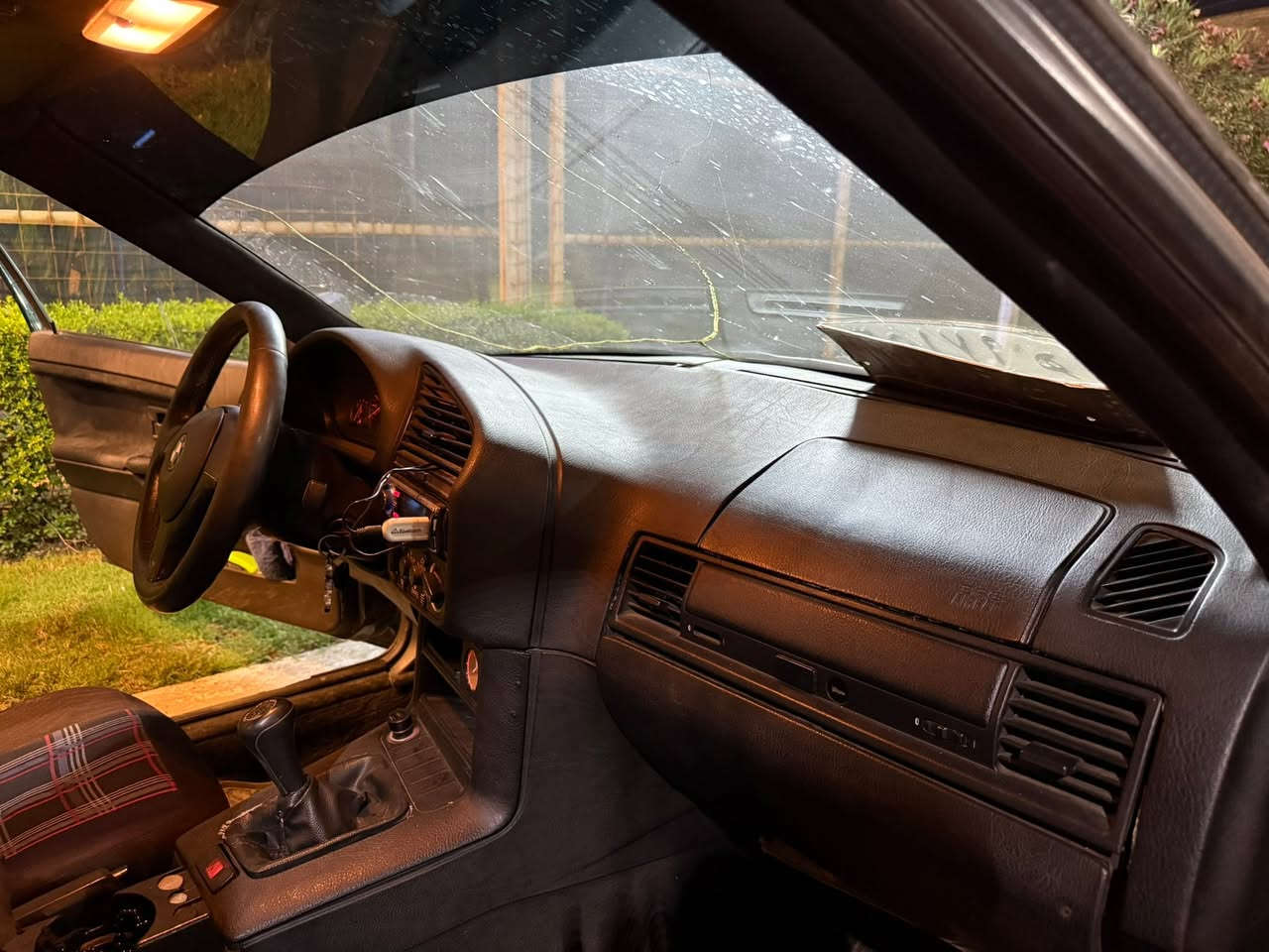 سلام عليكم
bmw e36 السياره اصل وفصل سنويه وبليته 25 
السياره عليه مكينه 28 مسكر اهين ضفيره سمنز بلاد اكسل قفل 3.23 عليهه تهبيطه عليهه كامبر كت تفحيجه اصلي عليه بوش طبله كاوجك عليه دركه e46 m عليهه فرس عليهه كب هولدر السياره كلشي بيهه شغال وعل بلاد مابيهه لاجطل ولا حلغ واير السياره ممتعمره ولا مره ولا مصبوغه ولا مره نقصهه فقط سمكره وصبغ ابيعه كامله هي والغراض التفاصيل بالفديو السعر 68 بيه غرامه 3 اوراق تنزل من السعر هـ***********
