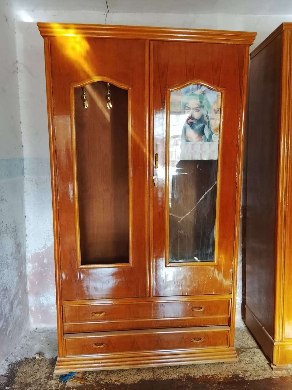 كنتور تسكام مسكمينه صاج ابو ٤ملم داخل وخارج نضيف جدا مكاني بالقاسم ***********  وكنتور بابين طابقين جرارات جوه نضيف جدا السعر خاص ومناسبات
