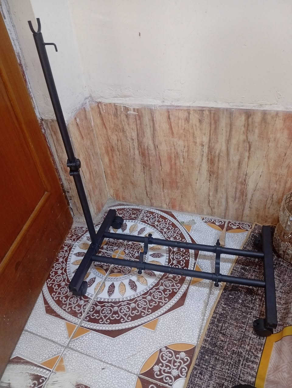 ستان بايسكل حديد قطعه مرتبع وحلوه فقط ب15 على اول تم واتساب ***********
