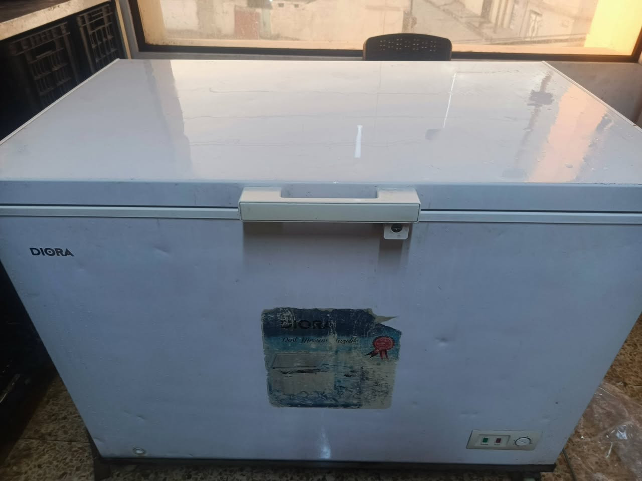 السلام عليكم

عارضه الحمره نضيفه للبيع السعر 250بيها مجال 

مجمده كبير اسفلها تعبان شغاله وتجمد السعر 150

مجمده صغير شغاله ونضيفه السعر 175

للاستفسار الاتصال
***********

***********
