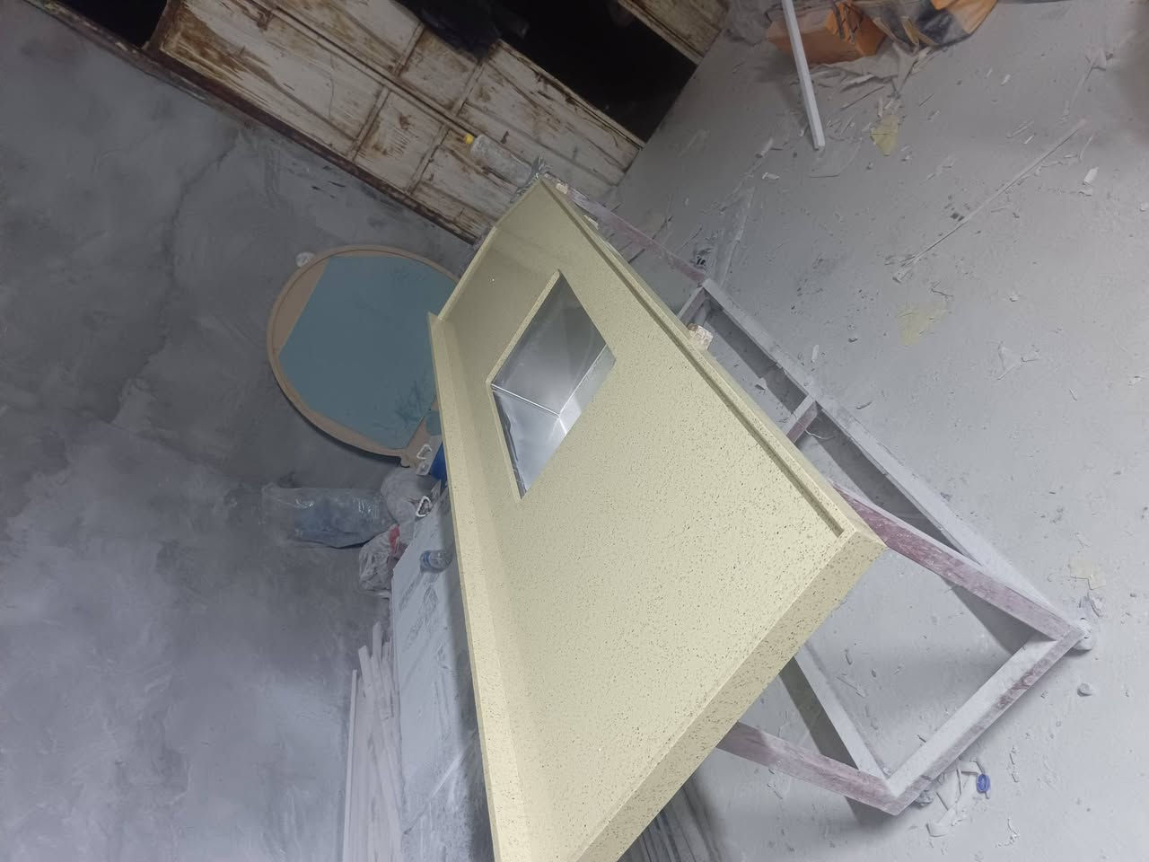 كوارتز ستندر كريمي 
سعر المتر 55 دولار غير شامل الحوض 
للاستفسار الاتصال على الرقم ***********
