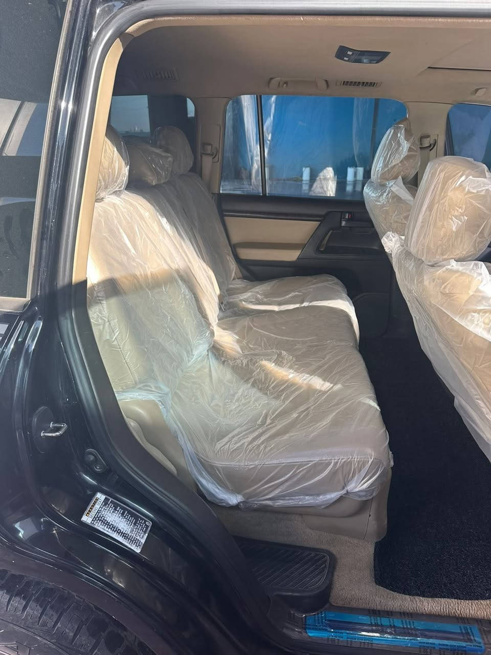 للبيع
لاندكروز ٢٠١١ الون اسود 

مواصفات..

محرك دوش 4600

موديل 2011

الضرر : هلال الجامرلغ الخلفي عكس السائق وشوية من الباب صبغ اثر انفجار اطار السيارة وبيها بارد الجامرلغ الامامي نفس الجهة شوية بارد مكفولة من كلشي 

العنوان : بعقوبة 📍

.

رقم صاحب السيارة ؛***********

. الســعــر 300$ 📮
