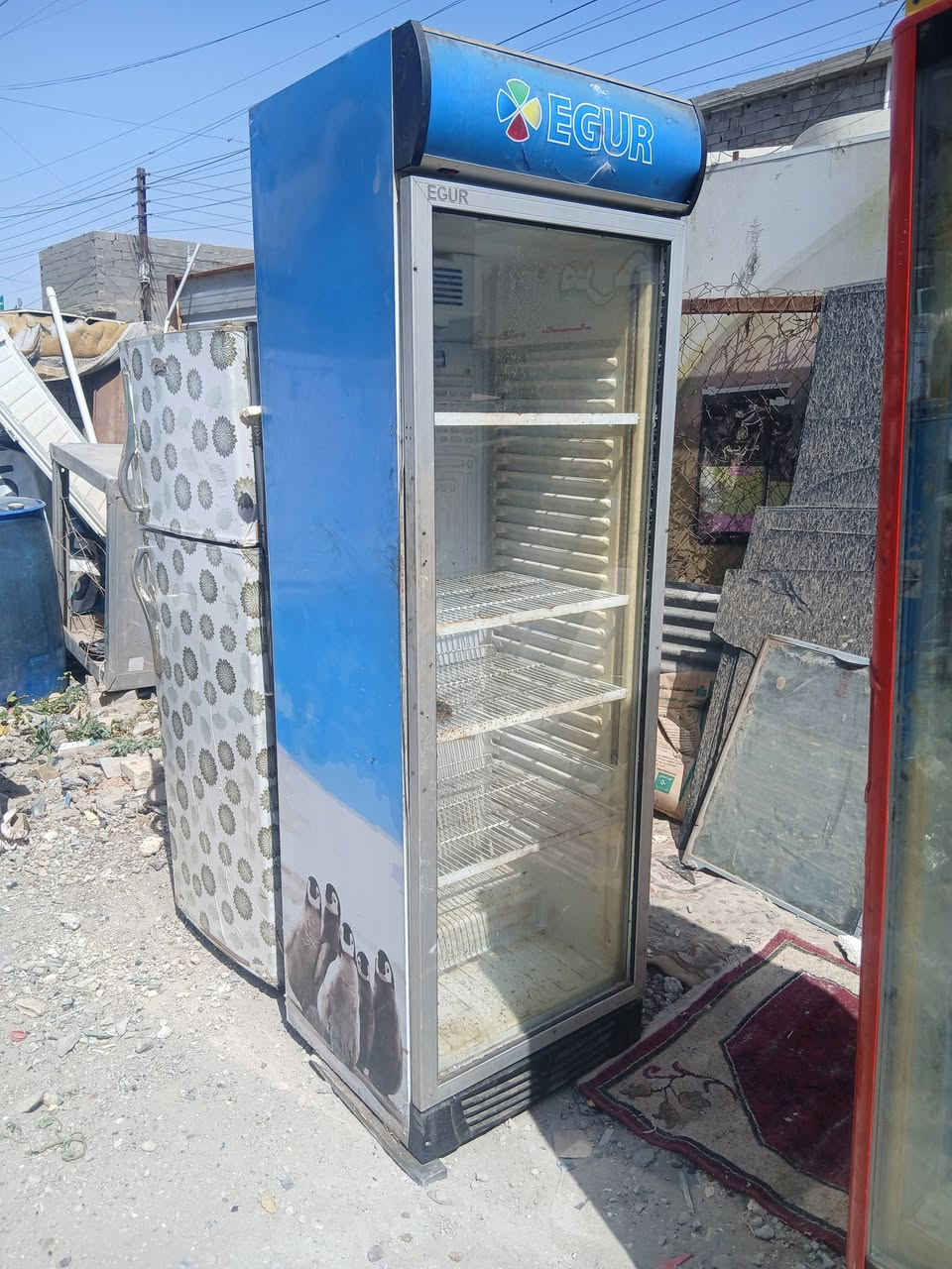 عارضه ومجمده عموديه البيع العنوان حي نصر قرب المعارض ***********
