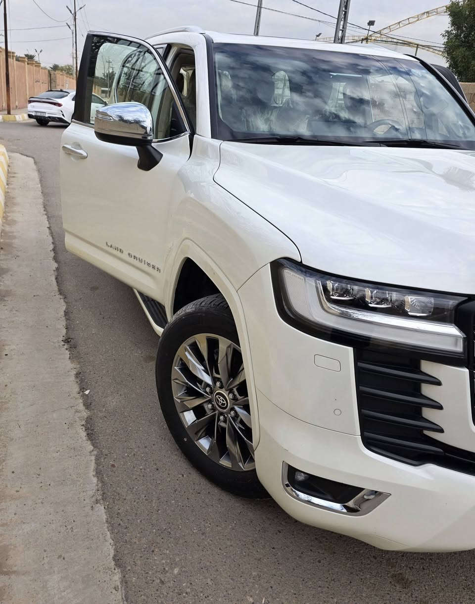 لاند كروز  موديل 2023  VX ساز فول مواصفات نضافة 1/1   رقم اربيل سيارة محرك 4000 تنفس طبيعي ماشية 65000 كيلو متر 3 شاشات الدعاميات والبنيد مغلف ppf تخم تاير جديد  مواصفات ال VX معروفة ميحتاجً اذكرهن  السعر73000 
مكان السياره الانبار / فلوجه
 للاتصال ***********
***********
