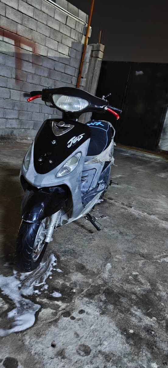 السلام عليكم دراجه ماكس للبيع السعر 525 عنوان الزبير المكصب هاتف ***********
