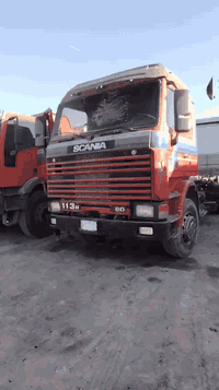 سلام عليكم سكانيه رافعه حاويات للبيع مديل 1990 السعر 200 وبيهة مجال لاتصال***********
