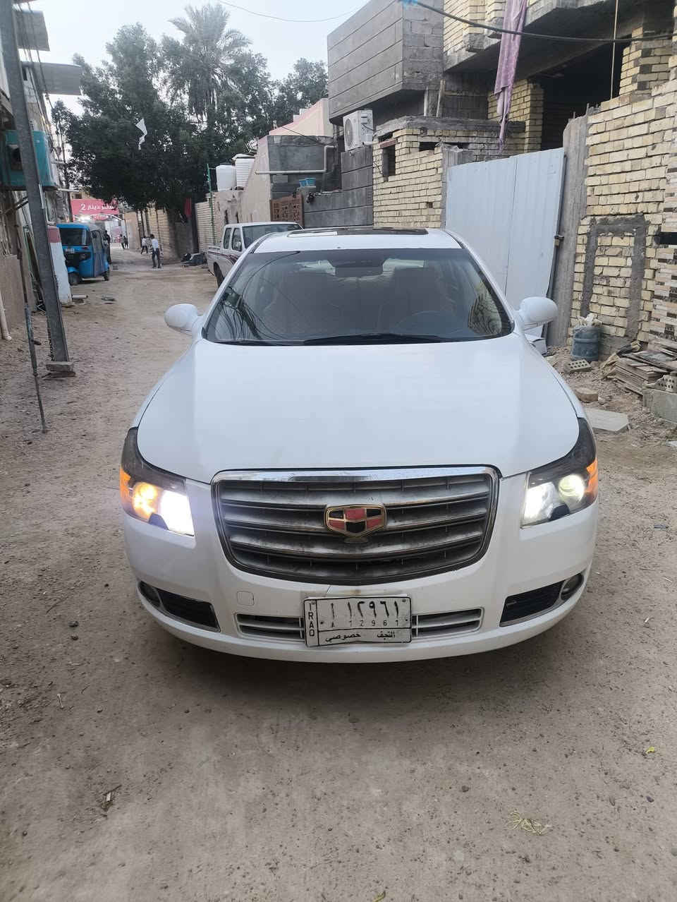 سلام عليكم سياره أم كراند للبيع موديل 2013سياره كامله مكمله حداديه تخم تاير كامله  سياره عوزه بس فيت بم سياره محركه 2000مسيبوشي رقمه نجف راعيه بلديوانيه رجال منتسب مكاني كربلاء حر الصغير السعر 60وبيه مجال قليل 
الرقم***********
