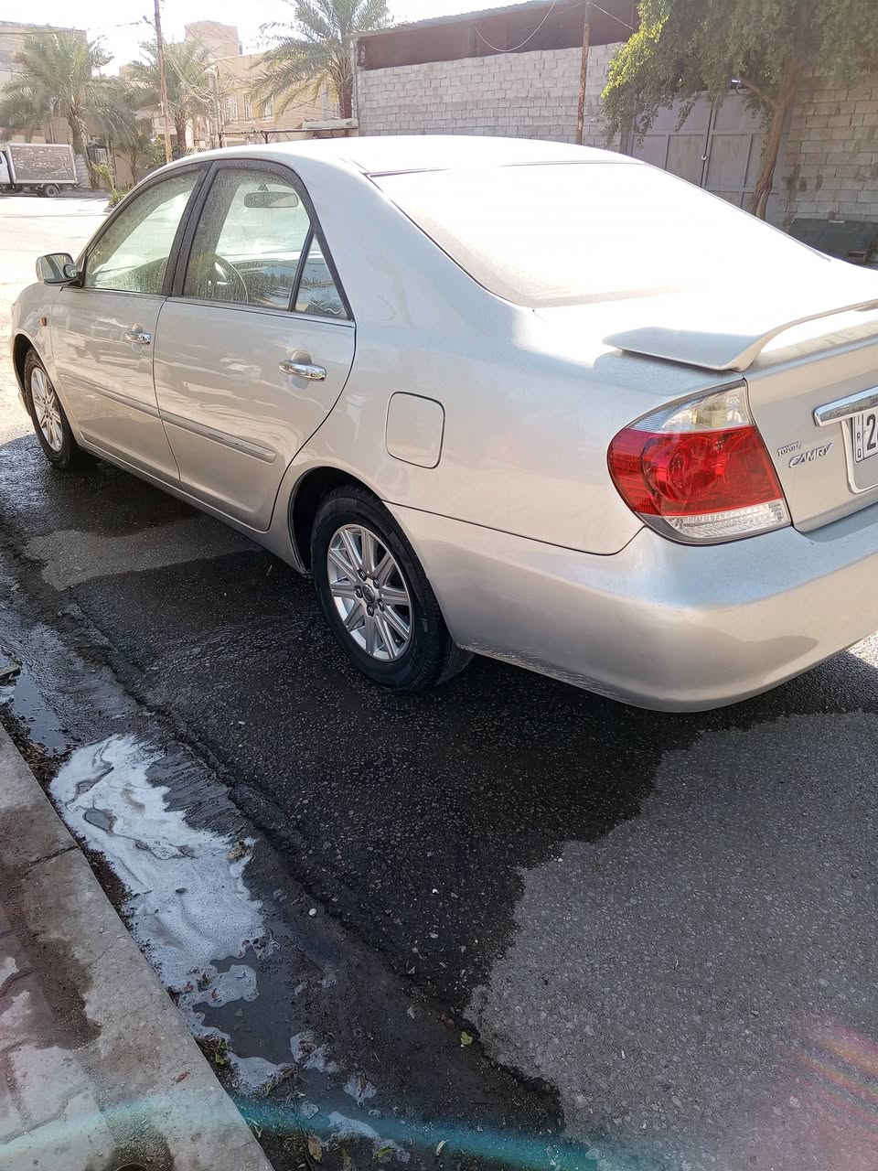 السلام عليكم اخوان 
سيارة للبيع 
كامري 2006 خليجي 
كراند V6 ستة سلندر
فول موصفات فتحة بردة خلفية جلد تحكم كراسي صوبين ايرباك حتى بل كشنات خمسة ويل كب تحكم بل ستيرن يتحكم بل قراءة مال عداد البنزين مسجل بلادي بلوتوث تحكم تبريد بيانو مثبت سرعة تبريد قطعتين تحكم لايت وبعد بيها هواية موصفات تبريد تدفائة كلة شغال
السيارة مصبوغة عام شرط بس للجمالية وعلى الفحص اكفله الك من اي ضربة وصورها قبل الصبغ موجودة
رقم نجف رباعي ستوة مسوي باسمي 
المكان نجف 
والسعر 105
الرقم ‏‪***********‬‏
