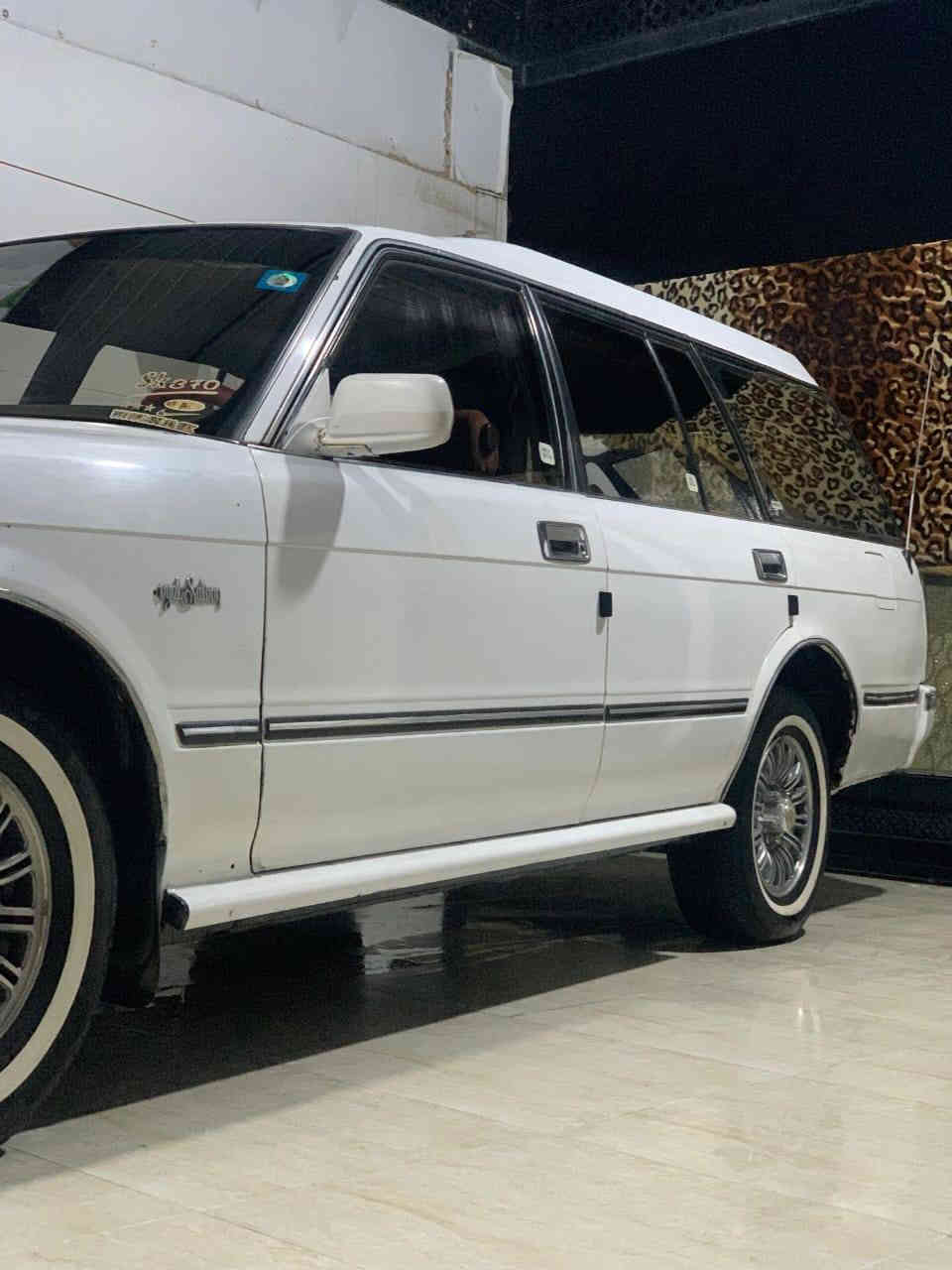 سيدان ستيشن موديل 1989 سنوية مشروع وطني رقم نينوى دولي لغاية 30سيارة بلاد فقط ثلاث مكانات صبغ باقي كله على بلاد محرك كير بلادي تدفه تبريد بشرط حداديه شرط سعر 60 ورقة وبيها مجال لشراي للاتصال ***********
