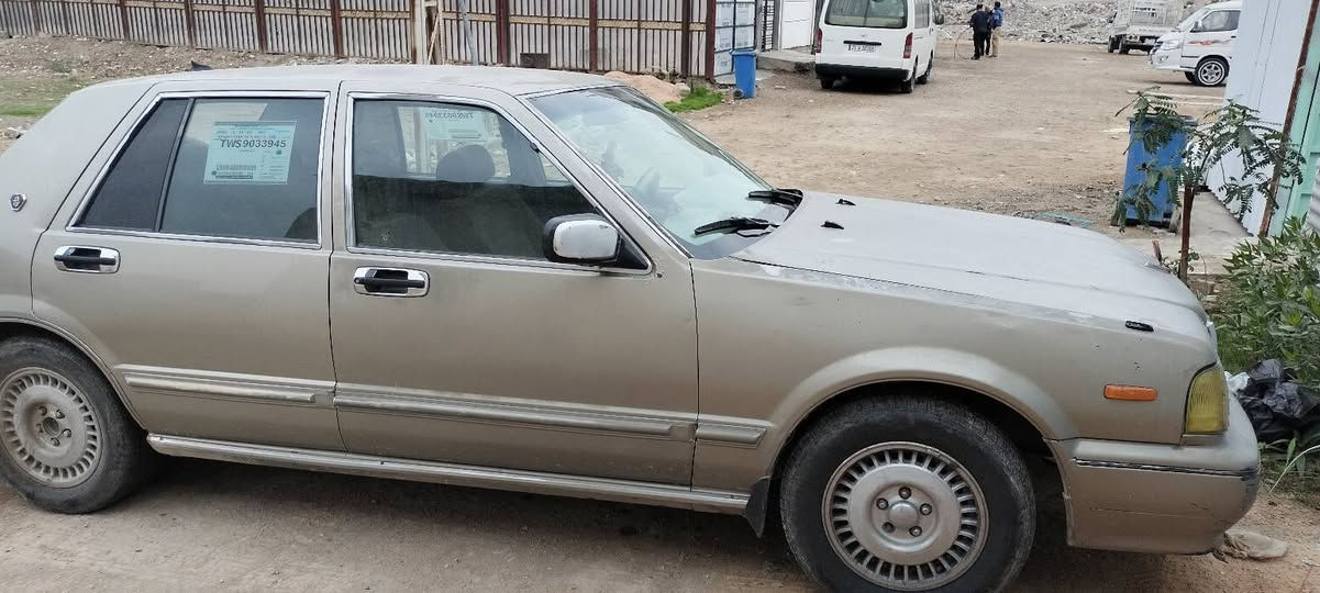 السلام عليكم
نيسان سدرك موديل 2002
رقم بغداد دولي 
كينه 6سلندر كير عادي 
تبريد شغال 
نضافتها خير من الله 
العنوان بغداد الزعفرانية 
السعر 42وبيها مجال 
رقم الهاتف ***********
