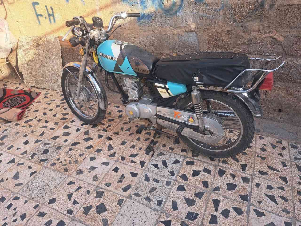دراجه للبيع 21 أوراق اصوليه نامه
عوزه ترتيب الدراجه 
كهربائيات ماتشتغل
محرك نضيف حلو
سعره ٤٥٠ قفل من لاخير 
***********
