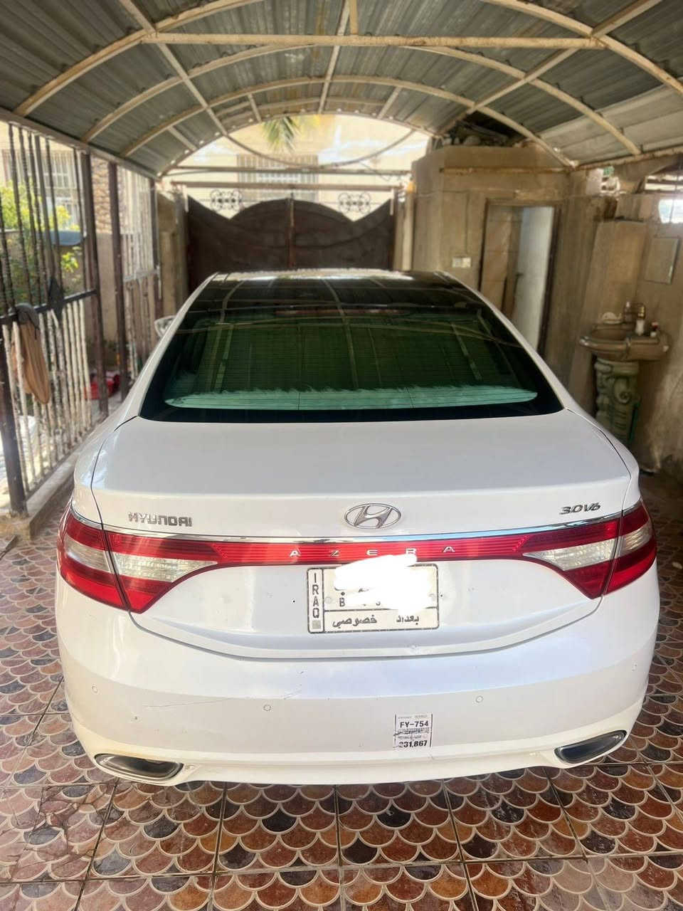 السلام عليكم
ازيرا 2013  خليجي فول مواصفات 1/1

محرك وكير شرط الفحص V6

كفاله عامه من صبغ والتبديل

كشنات جلد قرميدي

 قطعتين تبريد

بصمه أبواب وبصمة تشغيل

سقف بانوراما

لدات داخليه وبردات بلاد

رقم بغداد تحويل مباشر

سياره نضيفه ما عايزه شي

مكان سياره الديوانيه

سعر 135 وبيهه مجال قليل
***********
