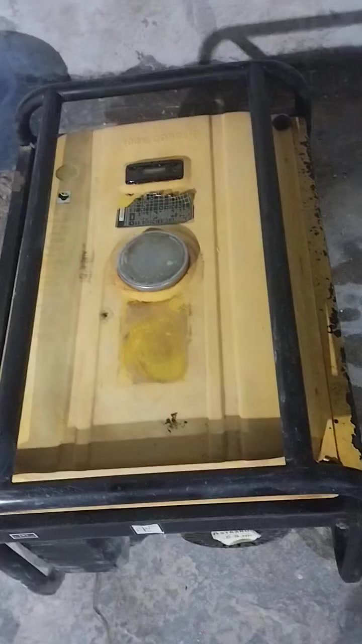 سلام عليكم مولدة شغالة للبيع مسويلها إدامة جديدة  دهن وكابريته وبلك جدد سعرها 90 الف وبيها مجال مكاني حلة شارع ام البنين


**إذا كنت صاحب هذا الإعلان وتريد حذفه لأي سبب، رجاءا أرسل رسالة إلى الدعم الفني**