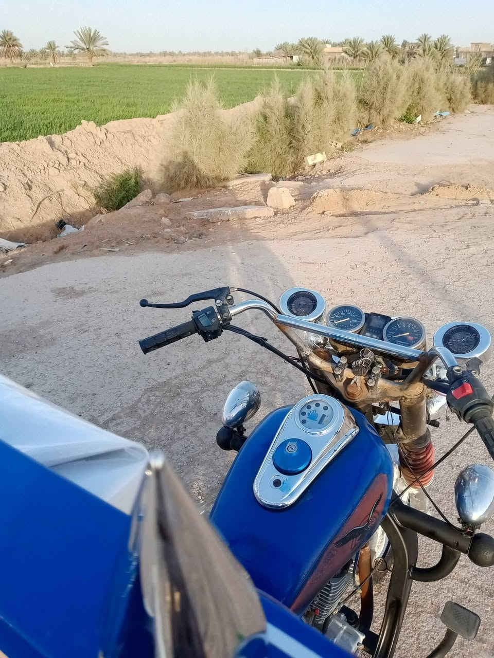 السلام عليكم ستوته للبيع موديل 21 محرك 25 اوراق اصولي كفاله عامه ستوته جاهزه سعر 1500 وبها مجال المكان بابل الشوملي الرقم ***********
