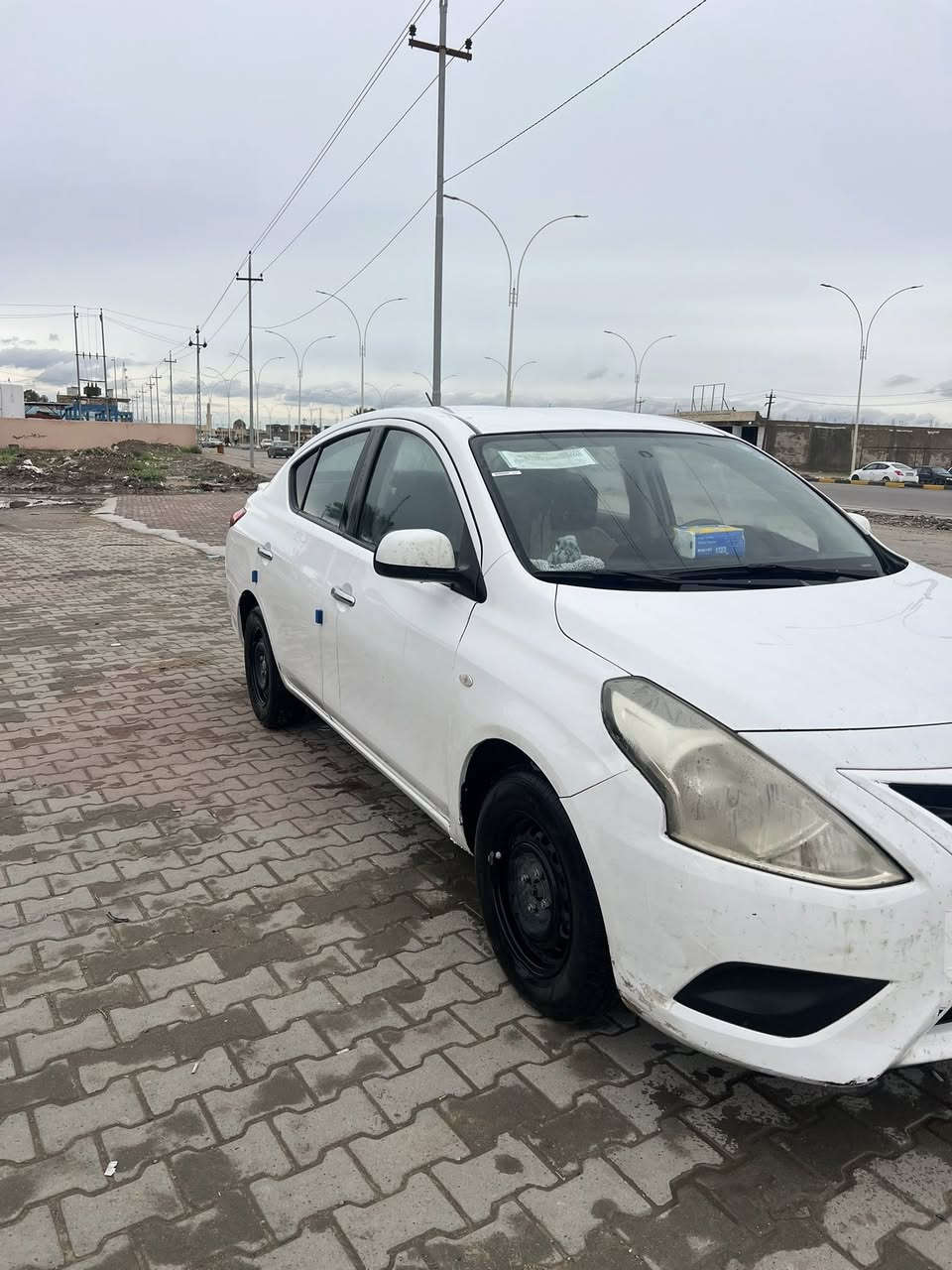 السلام عليكم 
نيسان سني هندي (بليته زركه ) 
موديل 2019 
السياره كلين بدون صبغ ( فقط بيها مكان بارد زغير ) 
سياره خير منً الله 
كير محرك شرط لاتنقيص لا تبخير 
رقم أربيل سنويه هزا جدد 
شرط التحويل 
مكان السياره بيجي 
السعر 112 💵 
بيها مجال للشراي 
للاتصال 
***********
