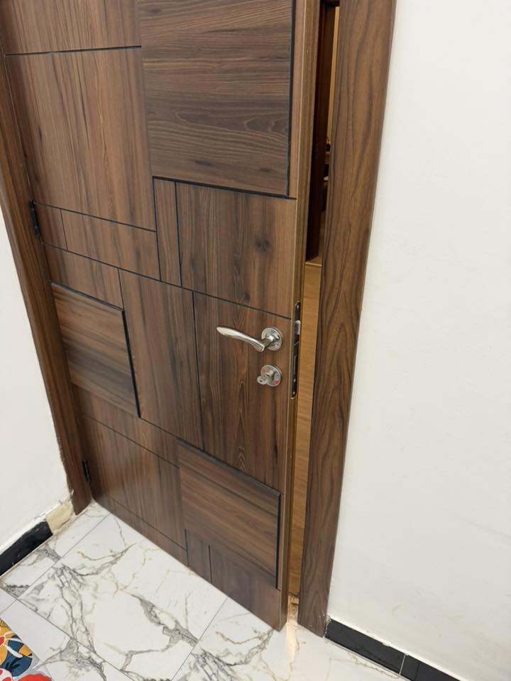 ابواب تركي درجة اولى عدد 4 ابواب سعر الباب 175 الف للاستفسار *********** واتساب فقط
