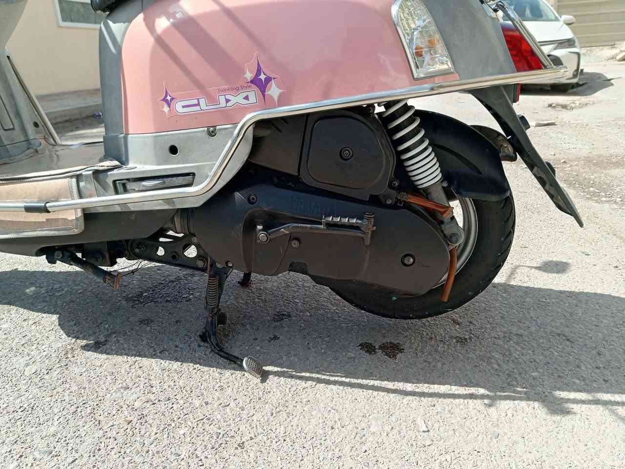 سلام عليكم دراجه بوليس للبيع دراجه ماصارلهه هواي من نازله من الرمبه دراجه عله وضعيه الوكاله بيهه درع وتجوه وسماعات مكفوله من البرغي للبرغي بيهه نقص بس قبق باتري السعر مليون وميه اليريدهه يتصل عله هاذ الرقم***********
