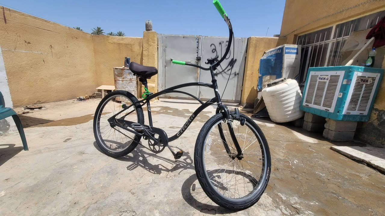 السلام عليكم 
بايسكل نوع ELECTRA Cruiser امريكي بالة اصلي حجم 26 عليه ختومات حفر من الشركة نظافة مثل ماموضح كدامكم بالصور 90% تايرات وجوابه جديد مجرد سويتله تعديلات بسيطه ....البايسكل بي طابع كلاسيكي هجين (نادر جداً) سعره 130الف 🔒...ابحثوا عليه وشوفوا اسعاره وراح ارفقلكم صورة بسعر الجديد👇
متواجد خاص
 او واتساب
***********
